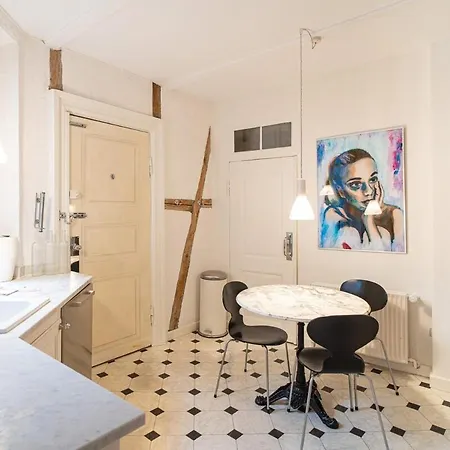Apartamento Nyhavn City's Historical Charm Copenhaga